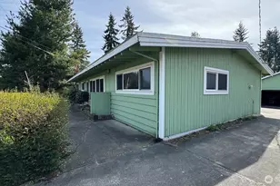 341 NE 185th St, Shoreline, WA 98155 - Photo 1