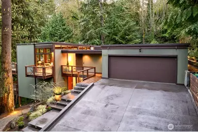 9505 SE 43rd Street, Mercer Island, WA 98040 - Photo 1