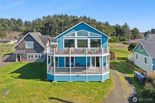 32 First St N, Pacific Beach, WA 98571 - Photo 1