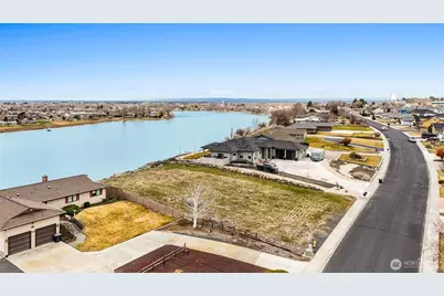 418 N Crestview Drive, Moses Lake, WA 98837 - Photo 1