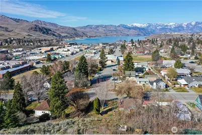 524 E Allen Avenue, Chelan, WA 98816 - Photo 1