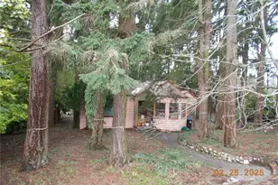 604 N 143rd St, Seattle, WA 98133 - Photo 1