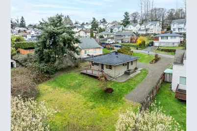 6429 23rd Ave S, Seattle, WA 98108 - Photo 1