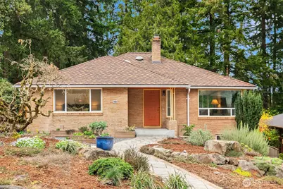 552 NE 130th Street, Seattle, WA 98125 - Photo 1