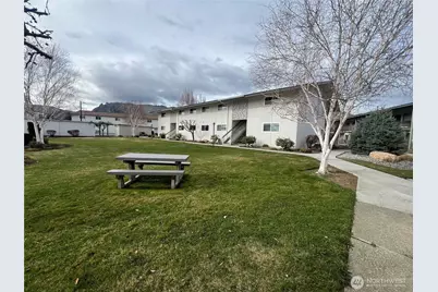 10 S Cove #10, Wenatchee, WA 98801 - Photo 1