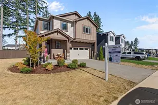 17618 Crossing Dr E, Puyallup, WA 98374 - Photo 1