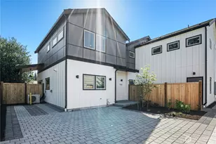 2326 NE 128th St, Seattle, WA 98125 - Photo 1