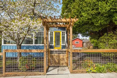 320 N 102nd Street, Seattle, WA 98133 - Photo 1