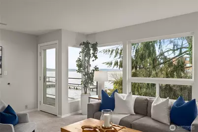 6201 Lake Washington Boulevard NE #206, Kirkland, WA 98033 - Photo 1