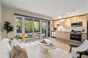 76 Cedar St, Seattle, WA 98121 - Photo 1