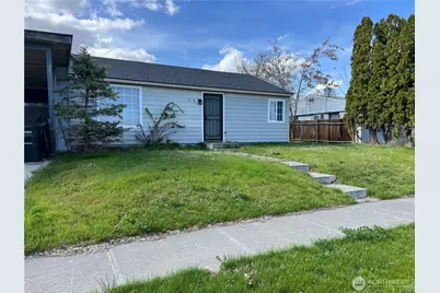 3120 W Lakeside Drive, Moses Lake, WA 98837 - Photo 1