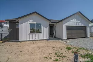 514 Bridge St, Brewster, WA 98812 - Photo 1