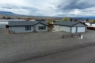 110 Thunderbird Way SW, Mattawa, WA 99349 - Photo 1