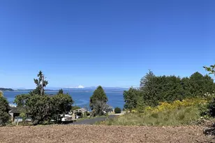1481 SE Camano Dr, Camano Island, WA 98282 - Photo 1