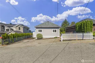 940 2nd St, Mukilteo, WA 98275 - Photo 1