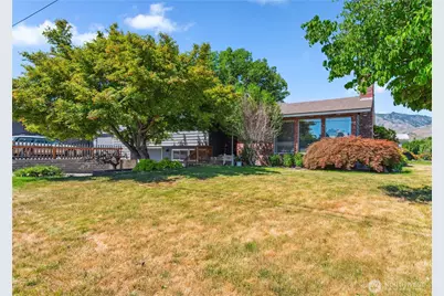 26 Pershing Street, Wenatchee, WA 98801 - Photo 1