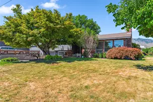 26 Pershing St, Wenatchee, WA 98801 - Photo 1