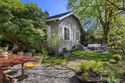 10556 Dayton Avenue N, Seattle, WA 98133 - Photo 1