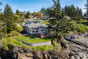 2420 Puget Way, Anacortes, WA 98221 - Photo 1