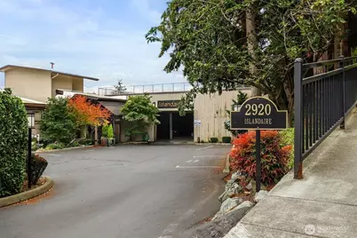 2920 76th Avenue SE #106, Mercer Island, WA 98040 - Photo 1