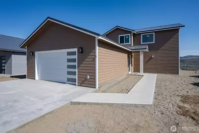 660 Dewberry Avenue E #6, Omak, WA 98841 - Photo 1