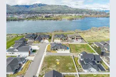 345 Pugsley Place NW, East Wenatchee, WA 98802 - Photo 1