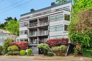 1028 Lakeview Blvd E, Seattle, WA 98102 - Photo 1