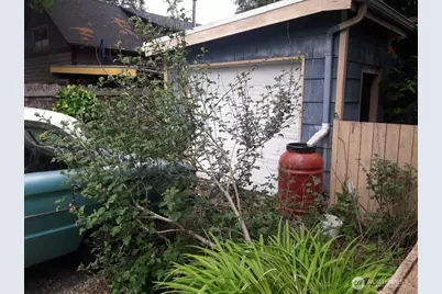 4052 Burton Place W, Seattle, WA 98199 - Photo 1