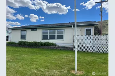 602 Foster Ave., Bridgeport, WA 98813 - Photo 1