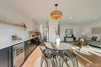 321 Bellevue Way SE #401, Bellevue, WA 98004 - Photo 1