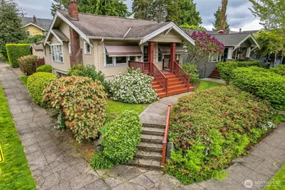 4132 Ashworth Avenue N, Seattle, WA 98103 - Photo 1