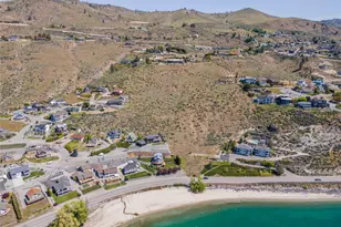 221 Riviera Dr, Chelan, WA 98816 - Photo 1