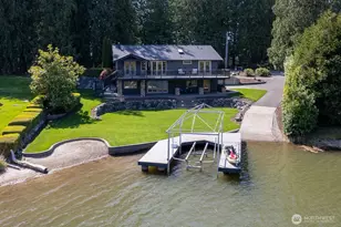 21615 Snag Island Dr E, Lake Tapps, WA 98391 - Photo 1