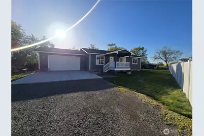 106 Robles Court, Wapato, WA 98951 - Photo 1