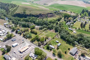 686 Preston Ave, Waitsburg, WA 99361 - Photo 1