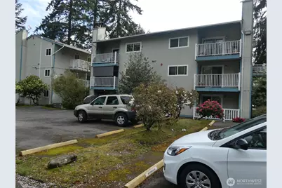 5812 200th Street SW #B, Lynnwood, WA 98036 - Photo 1