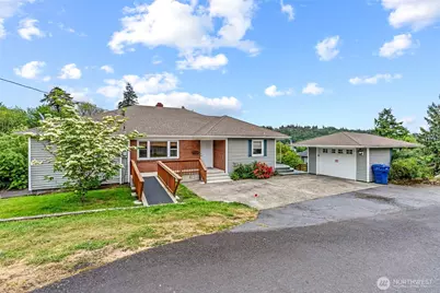 304 Holly Street, Kelso, WA 98626 - Photo 1