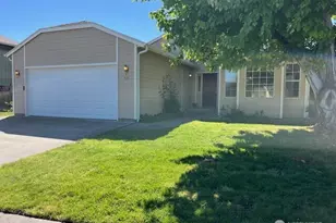 434 SE Stanford Pl, College Place, WA 99324 - Photo 1