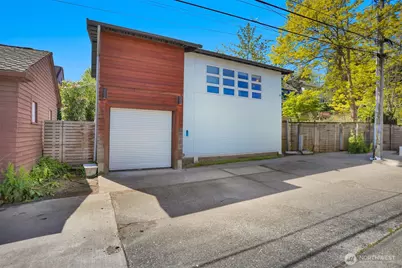 1028 E Shelby Street, Seattle, WA 98102 - Photo 1