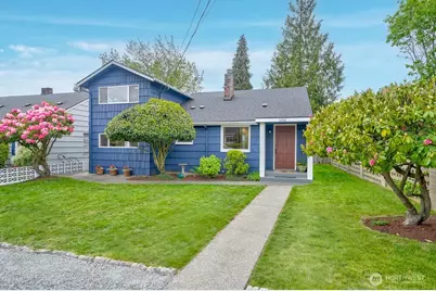 11247 Dayton Avenue N, Seattle, WA 98133 - Photo 1