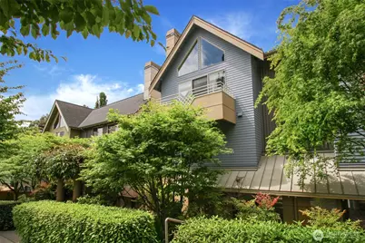 3829 A Interlake Ave N, Seattle, WA 98103 - Photo 1