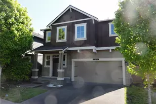 1011 28th St NW, Puyallup, WA 98371 - Photo 1