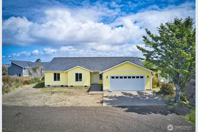 1376 Sand Pebble Avenue SW, Ocean Shores, WA 98569 - Photo 1