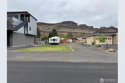 685 River Drive SW, Quincy, WA 98848 - Photo 1