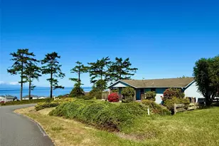 716 La Fiesta St, Coupeville, WA 98239 - Photo 1