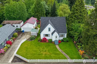 181 N 2nd St, Morton, WA 98356 - Photo 1