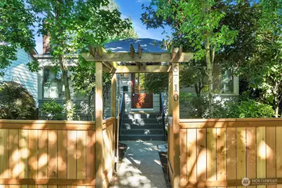 6710 Flora Avenue S, Seattle, WA 98108 - Photo 1