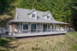 46 Wildwood Ln, Cathlamet, WA 98612 - Photo 1