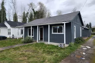 211 E Cherry St, Centralia, WA 98531 - Photo 1