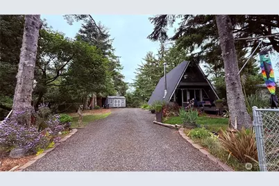 148 Seagate Street SW, Ocean Shores, WA 98569 - Photo 1